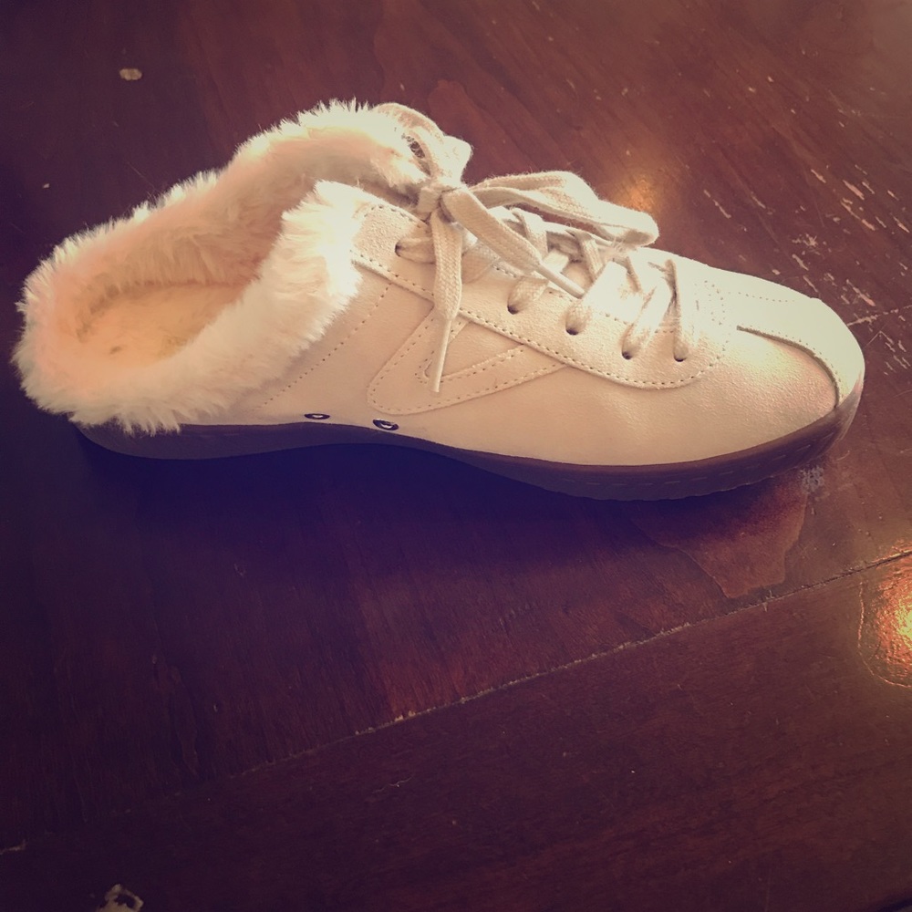 Treaties cam sneaker!